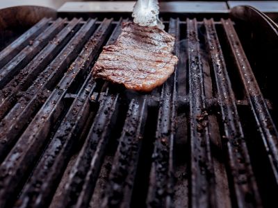 Hoe maak je een barbecue schoon?